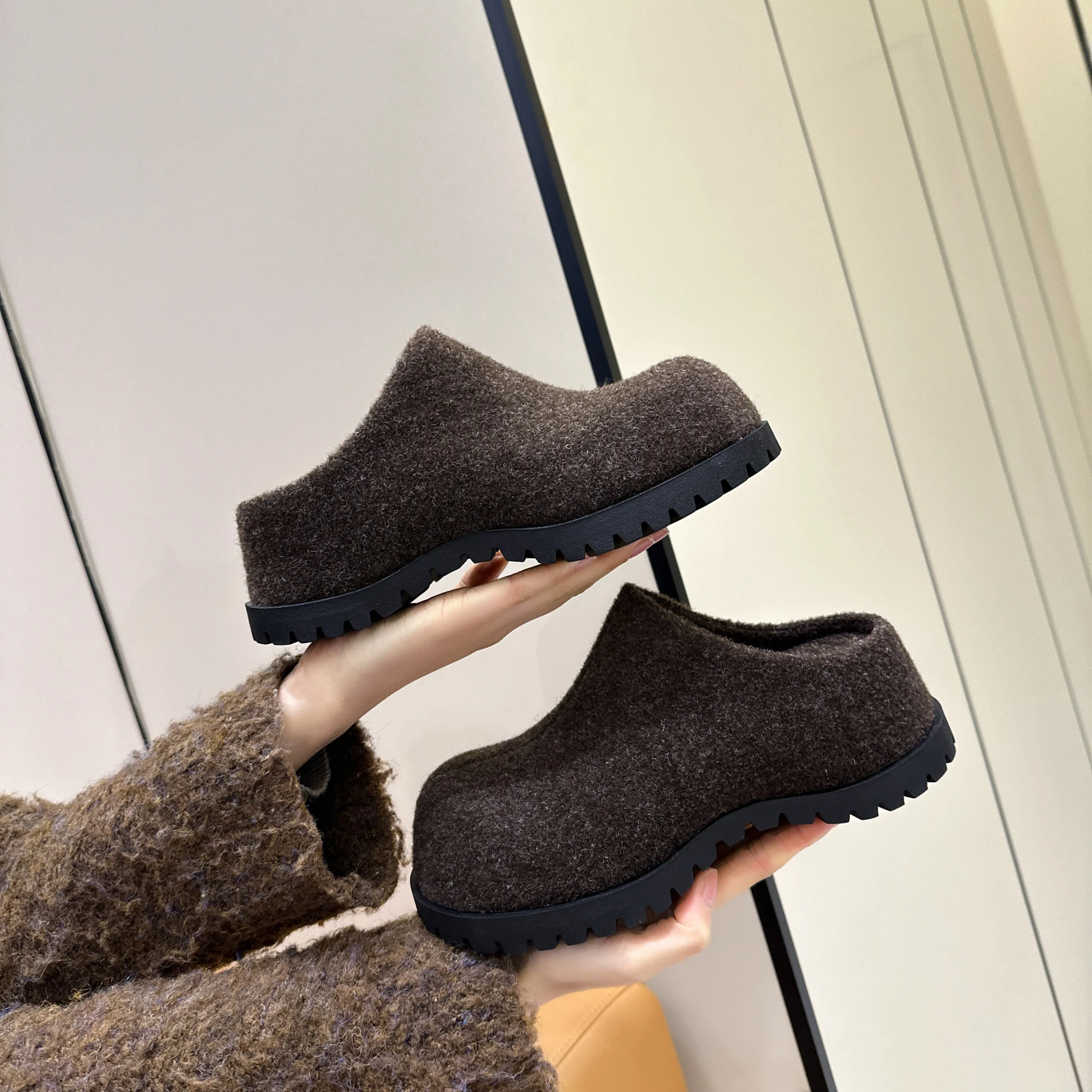 Autumn Round Slippers — Image 22