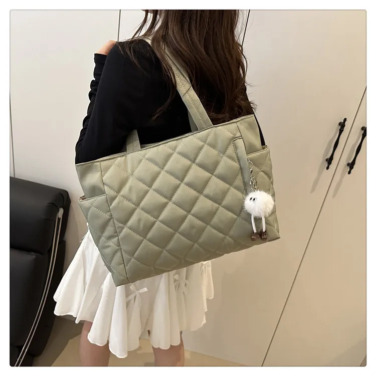 Padded Diamond Pattern Tote Bag — Image 12