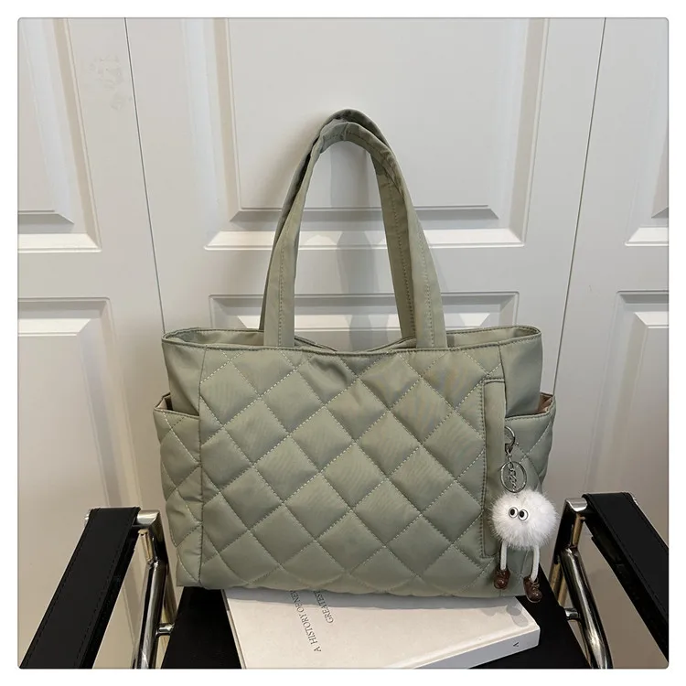 Padded Diamond Pattern Tote Bag — Image 25