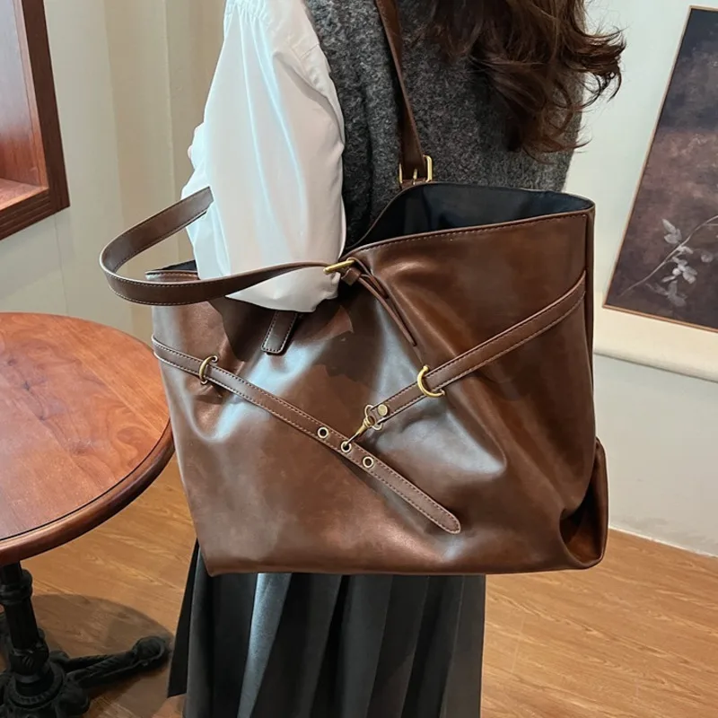 Vintage Large-Capacity Metal Tote Bag with Buckle — Image 26