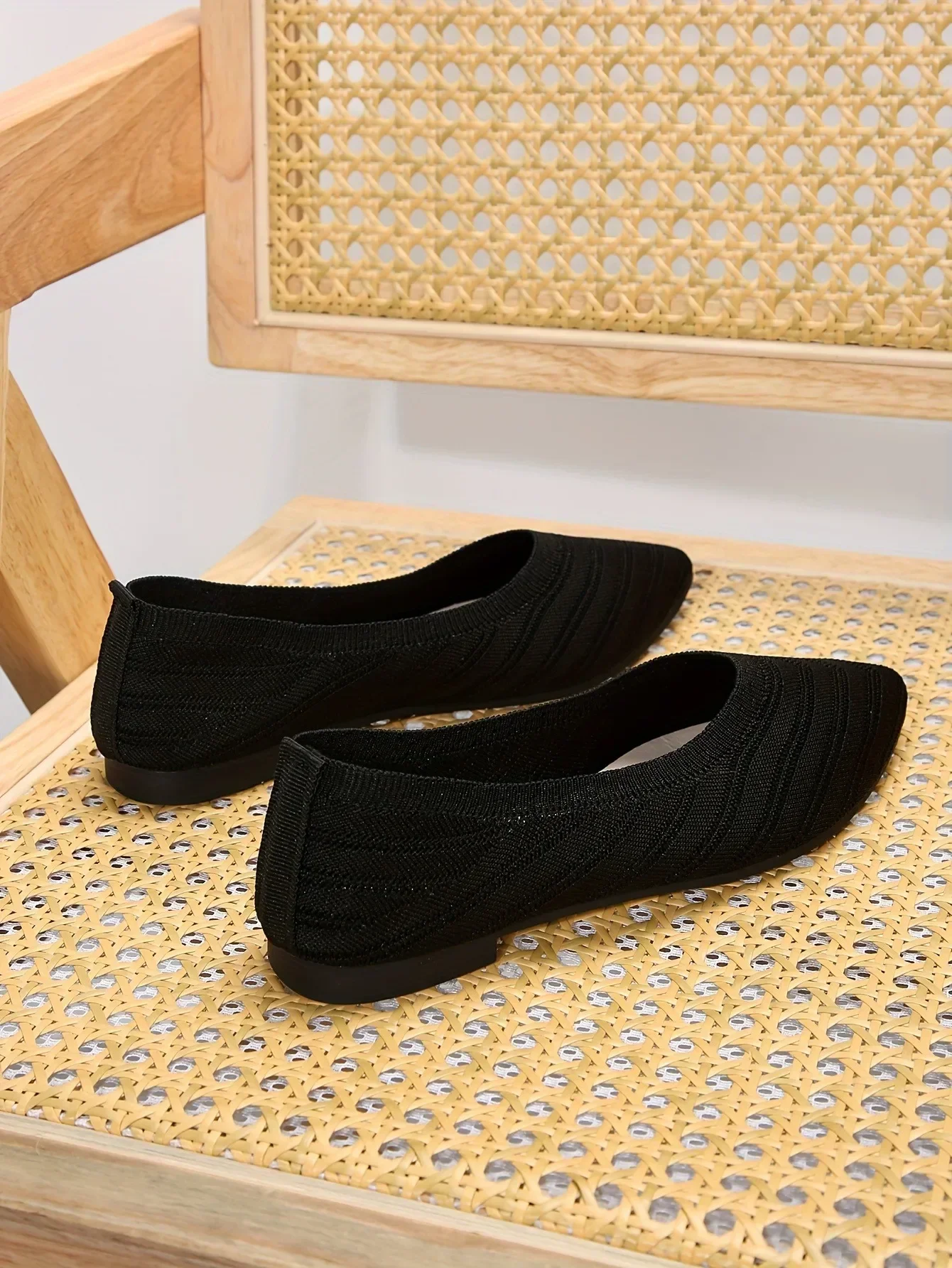 Solid Knitted Pointed-Toe Shoes — Image 14