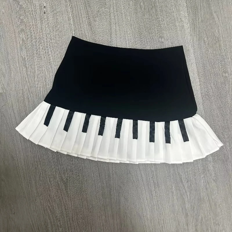 أسود
