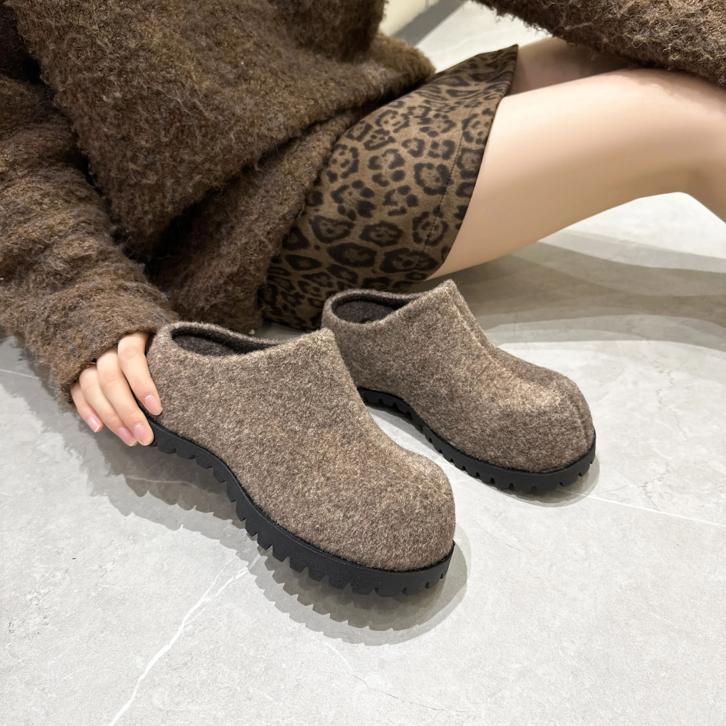 Autumn Round Slippers — Image 29