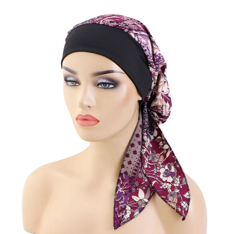 زهرة بنفسجية فستقية