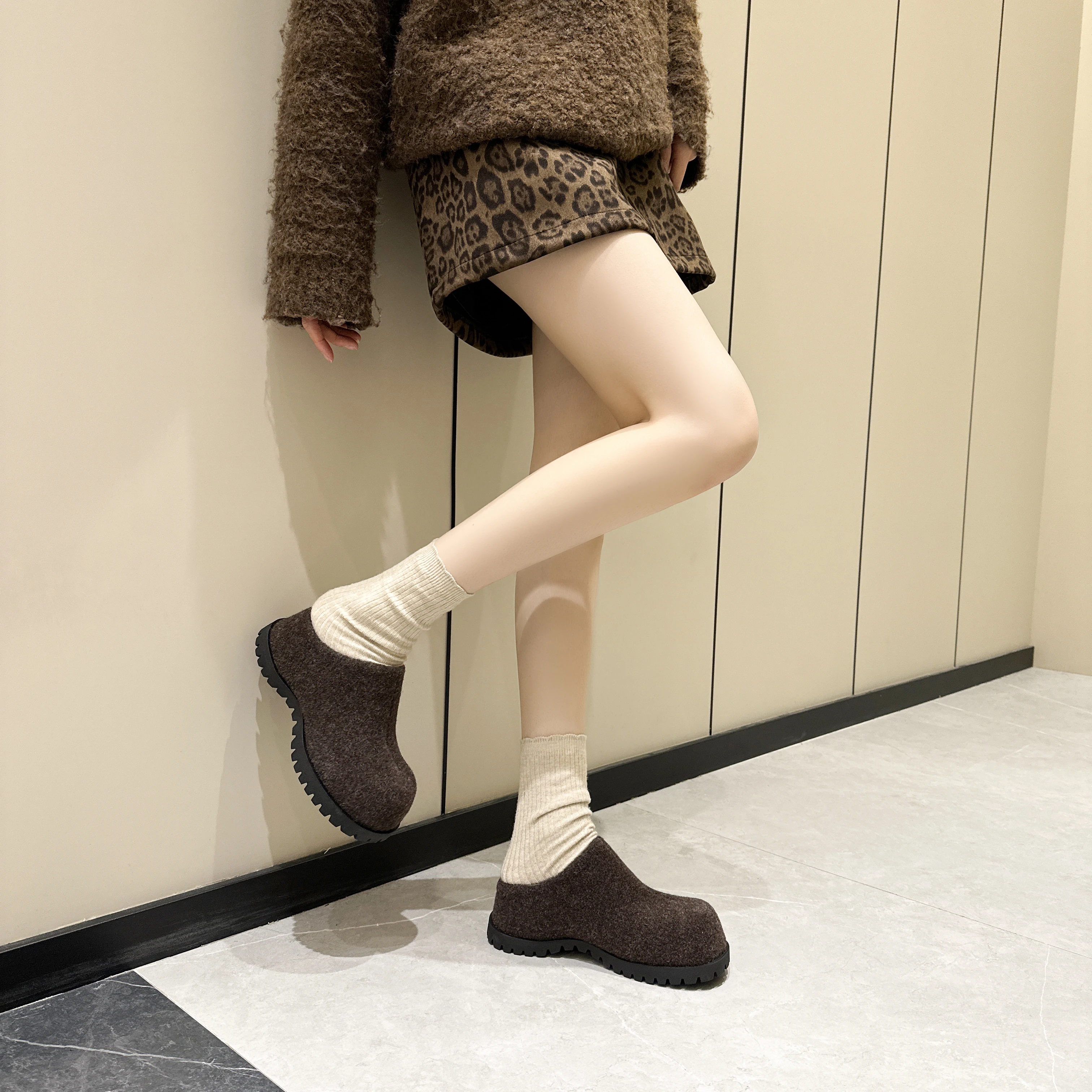 Autumn Round Slippers — Image 18